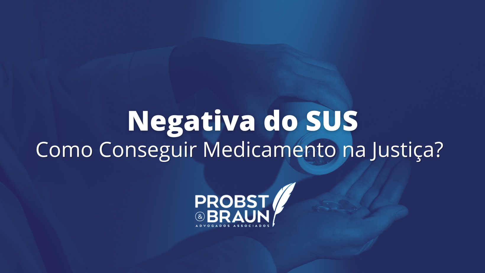 Paciente analisando documento de negativa do SUS enquanto médico apresenta laudo detalhado para possível ação judicial de fornecimento de medicamento.